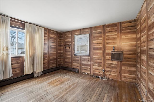 24 Avenue A, Holbrook, NY 11741