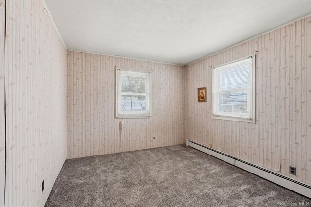 24 Avenue A, Holbrook, NY 11741