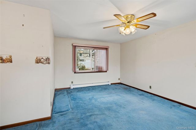 24 Avenue A, Holbrook, NY 11741