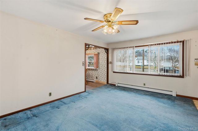 24 Avenue A, Holbrook, NY 11741