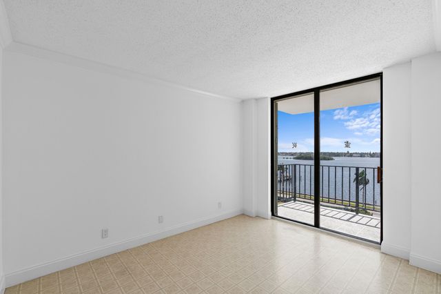 3800 Washington Road 812, West Palm Beach, FL 33405