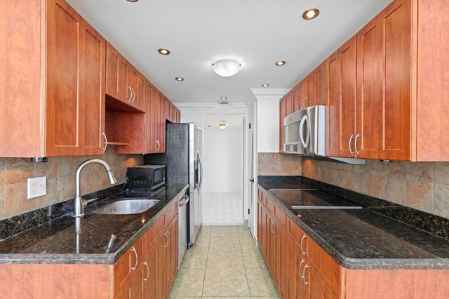 3800 Washington Road 812, West Palm Beach, FL 33405