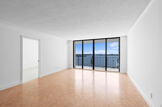 3800 Washington Road 812, West Palm Beach, FL 33405
