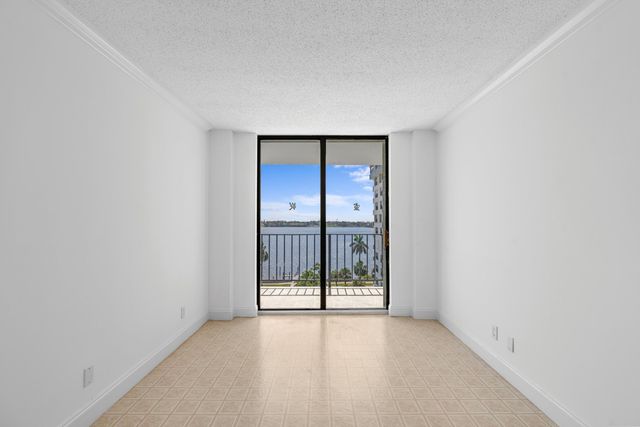 3800 Washington Road 812, West Palm Beach, FL 33405
