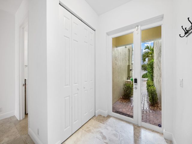 1226 NE 14th Avenue, Fort Lauderdale, FL 33304