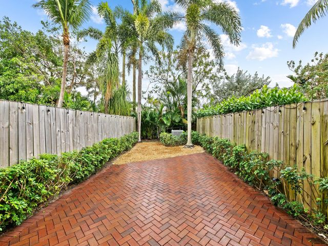 1226 NE 14th Avenue, Fort Lauderdale, FL 33304