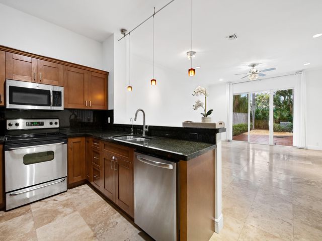 1226 NE 14th Avenue, Fort Lauderdale, FL 33304