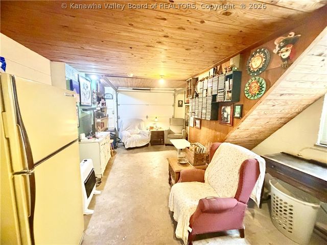 870 Vine Street, St Albans, WV 25177