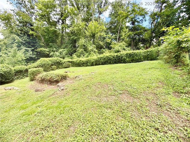 870 Vine Street, St Albans, WV 25177