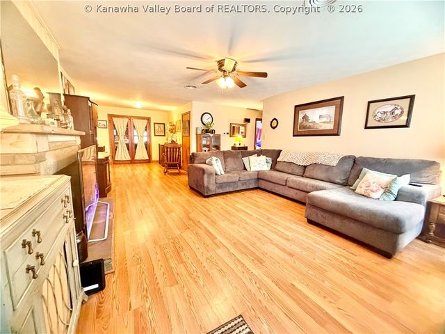 870 Vine Street, St Albans, WV 25177