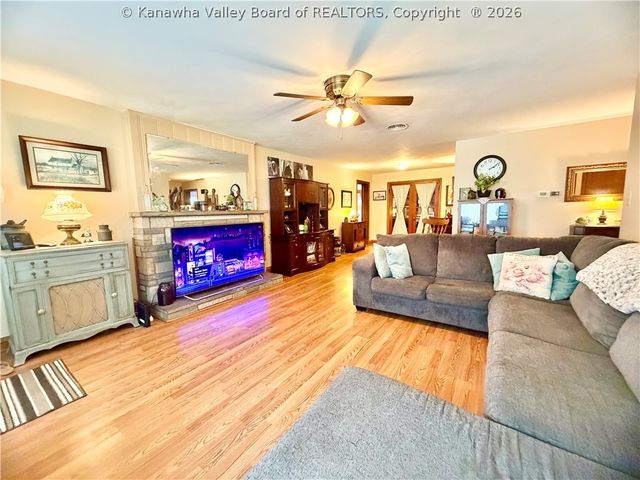 870 Vine Street, St Albans, WV 25177