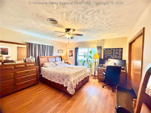 870 Vine Street, St Albans, WV 25177