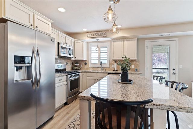 1818 W 5050 S, Roy, UT 84067