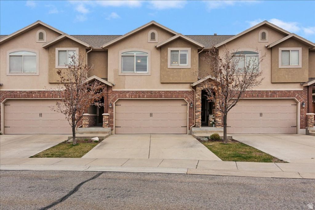 1818 W 5050 S, Roy, UT 84067