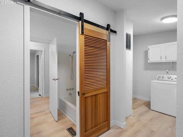 15768 Se POWELL Blvd 12, Portland, OR 97236