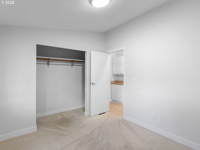 15768 Se POWELL Blvd 12, Portland, OR 97236