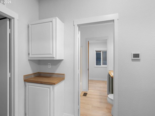 15768 Se POWELL Blvd 12, Portland, OR 97236