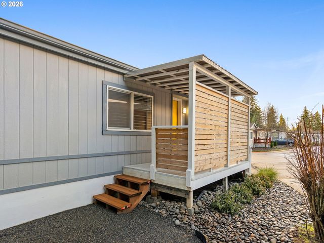 15768 Se POWELL Blvd 12, Portland, OR 97236