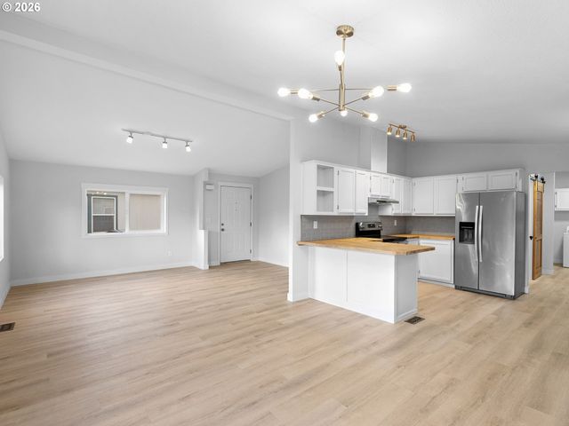 15768 Se POWELL Blvd 12, Portland, OR 97236