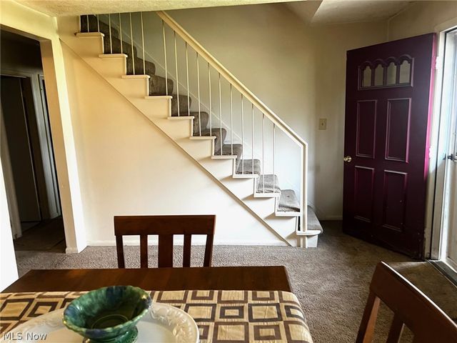 166 Oak Knoll, Niles, OH 44446