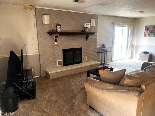 166 Oak Knoll, Niles, OH 44446