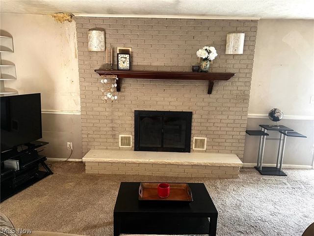 166 Oak Knoll, Niles, OH 44446