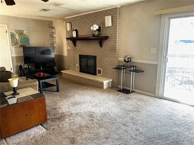 166 Oak Knoll, Niles, OH 44446