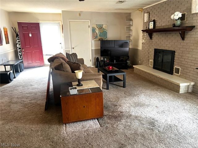 166 Oak Knoll, Niles, OH 44446