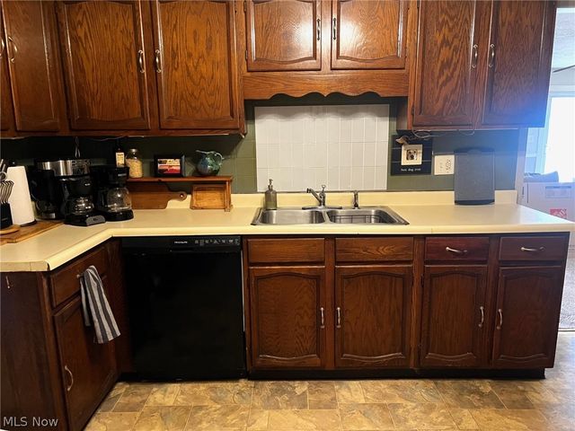 166 Oak Knoll, Niles, OH 44446