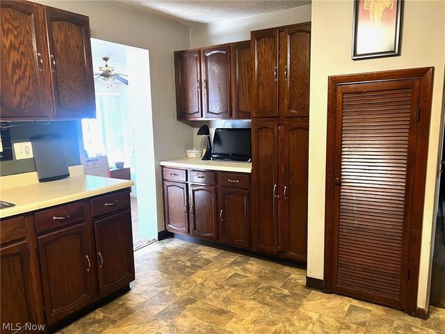 166 Oak Knoll, Niles, OH 44446