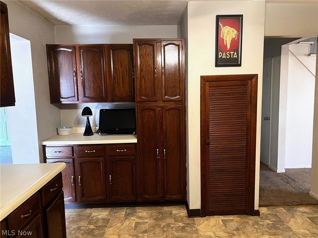 166 Oak Knoll, Niles, OH 44446