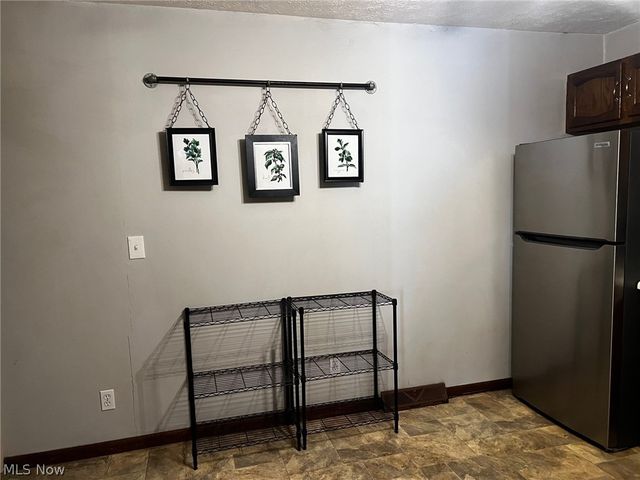 166 Oak Knoll, Niles, OH 44446