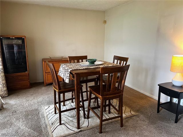 166 Oak Knoll, Niles, OH 44446