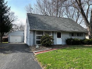 166 Oak Knoll, Niles, OH 44446