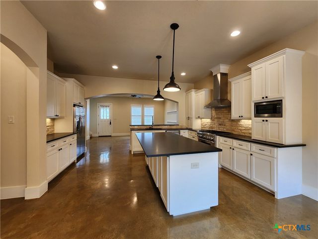 611 Stadtbach Street, New Braunfels, TX 78130