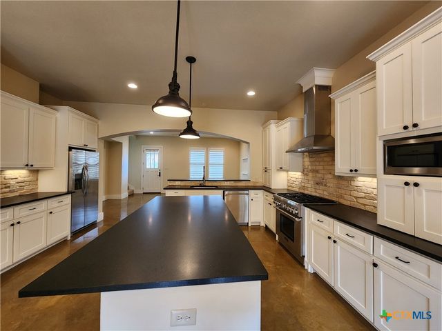 611 Stadtbach Street, New Braunfels, TX 78130