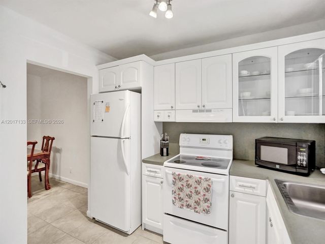 2040 NW 81st Ave 117, Pembroke Pines, FL 33024