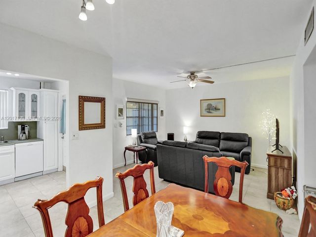2040 NW 81st Ave 117, Pembroke Pines, FL 33024