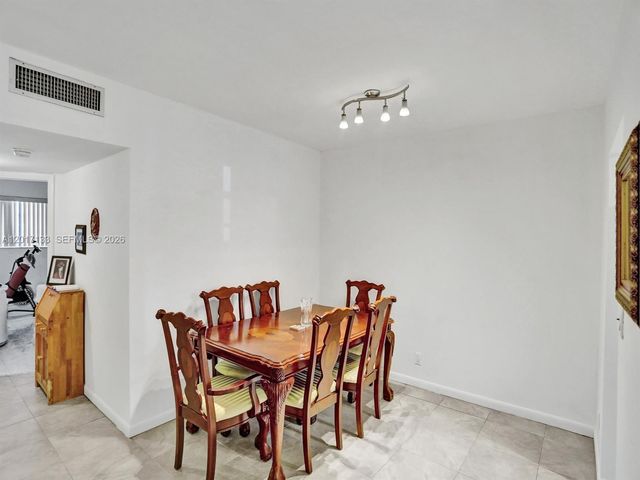2040 NW 81st Ave 117, Pembroke Pines, FL 33024