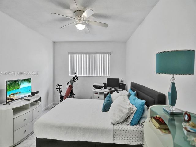 2040 NW 81st Ave 117, Pembroke Pines, FL 33024