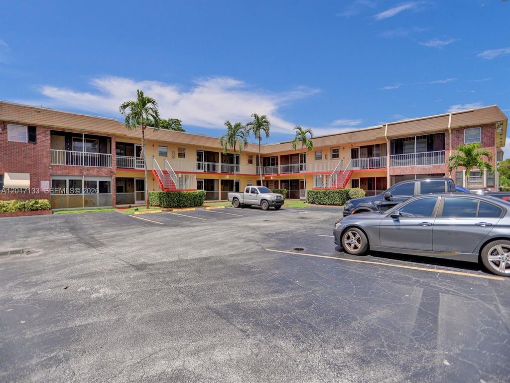 2040 NW 81st Ave 117, Pembroke Pines, FL 33024