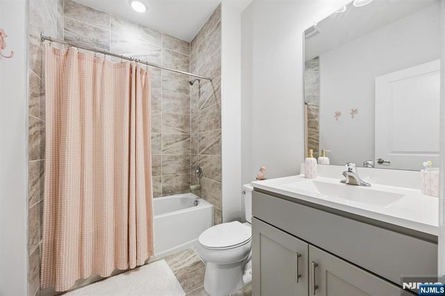 206 Abbe Road, Little Falls, NJ 07424
