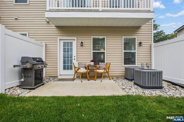 206 Abbe Road, Little Falls, NJ 07424