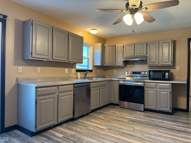 30 Hickory Lane S, Crawfordsville, IN 47933