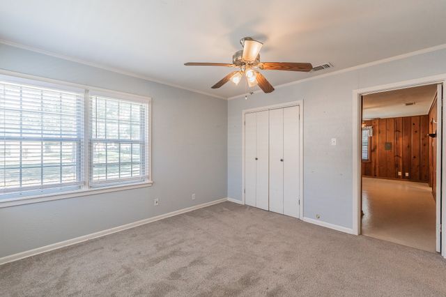 5020 Hartford Drive, River Oaks, TX 76114