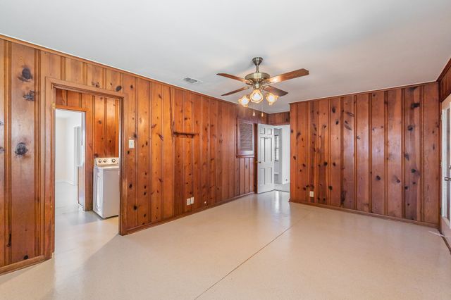 5020 Hartford Drive, River Oaks, TX 76114