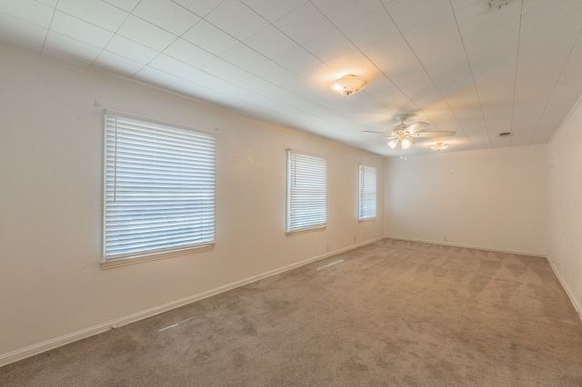5020 Hartford Drive, River Oaks, TX 76114