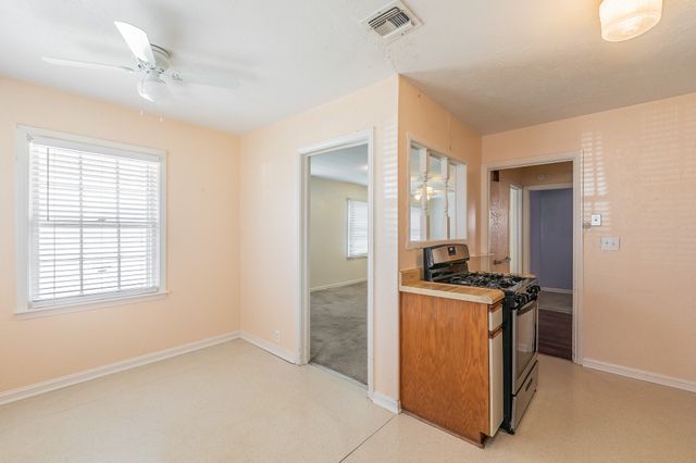 5020 Hartford Drive, River Oaks, TX 76114