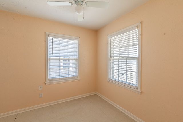 5020 Hartford Drive, River Oaks, TX 76114
