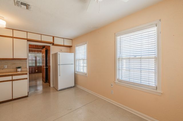 5020 Hartford Drive, River Oaks, TX 76114
